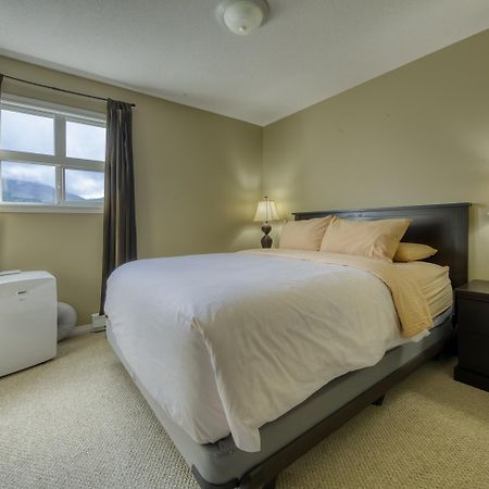 The Peaks 3 Bedroom Mountain View Condo Radium Hot Springs Exteriör bild