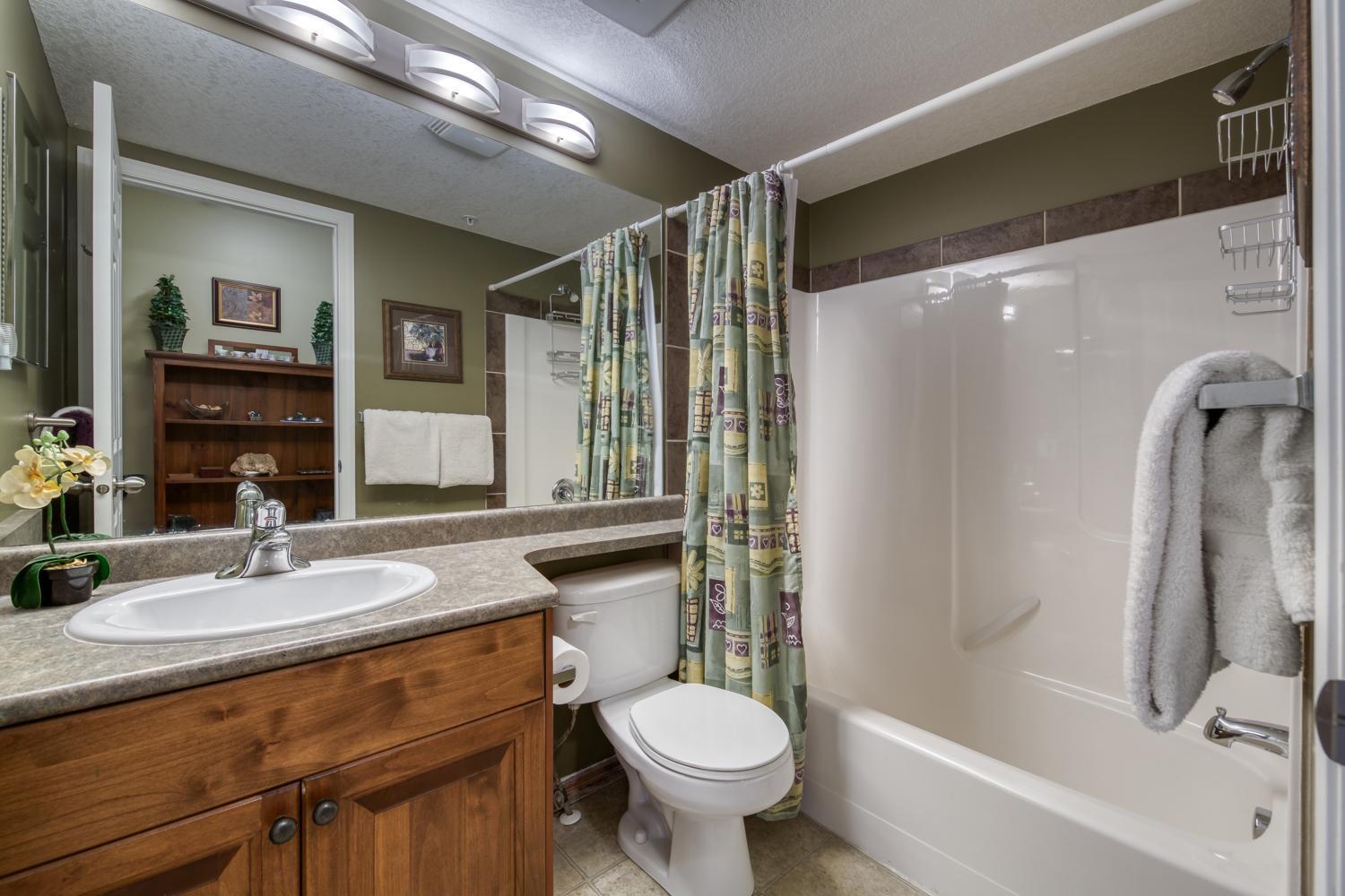 The Peaks 3 Bedroom Mountain View Condo Radium Hot Springs Exteriör bild