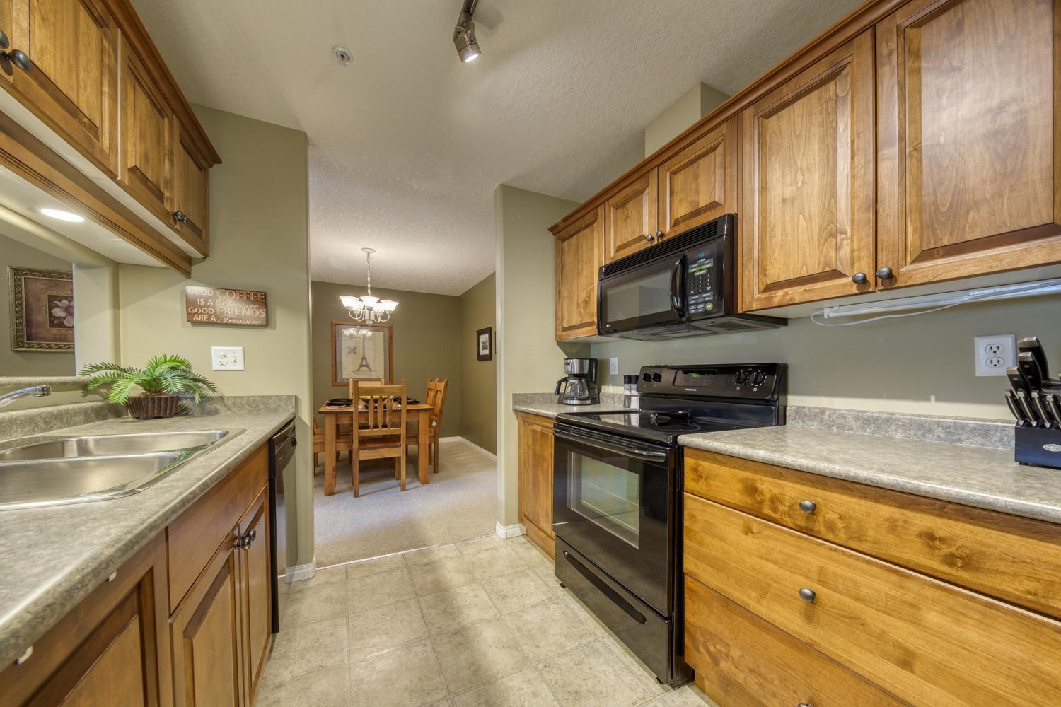 The Peaks 3 Bedroom Mountain View Condo Radium Hot Springs Exteriör bild